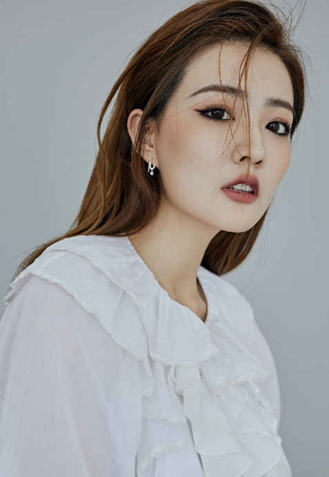 徐璐精美写真组图,时尚大气尽显女神魅力