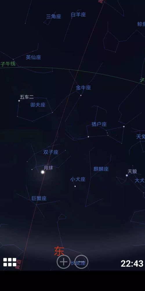 观测方向:根据模拟的14日夜空概况来看,月亮位于双子座(辐射点),由于