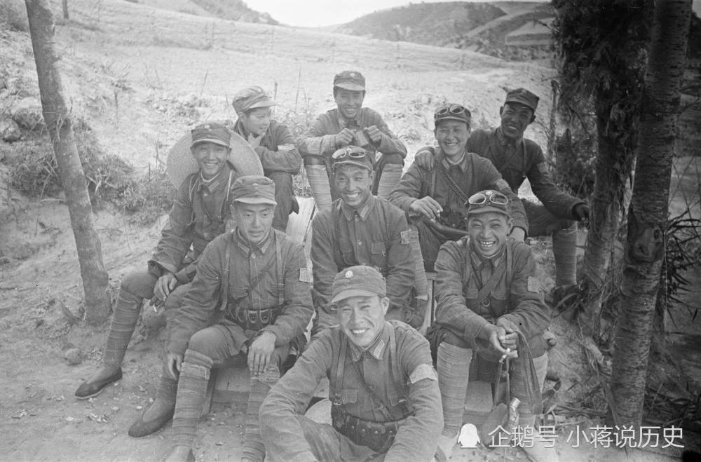 近距离拍摄1936年八路军警卫员,不仅年轻帅气,而且装备精良