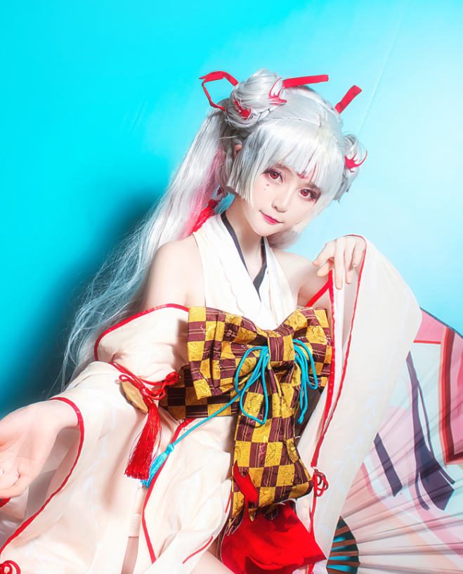 手游《阴阳师》游戏人物cosplay,美到极致的女人