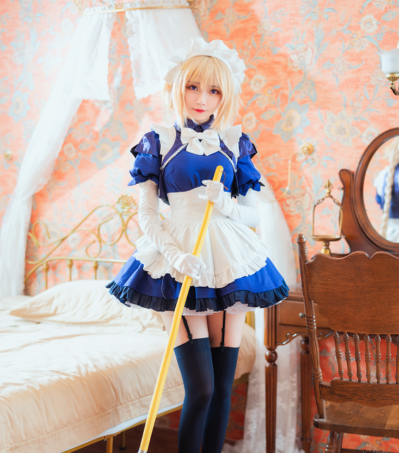 cosplay《fgo》游戏贞德,身穿女仆装的女孩完美演绎贞德的美