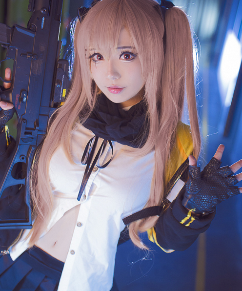 cosplay《少女前线》ump9,小姐姐气质端庄,甜美迷人