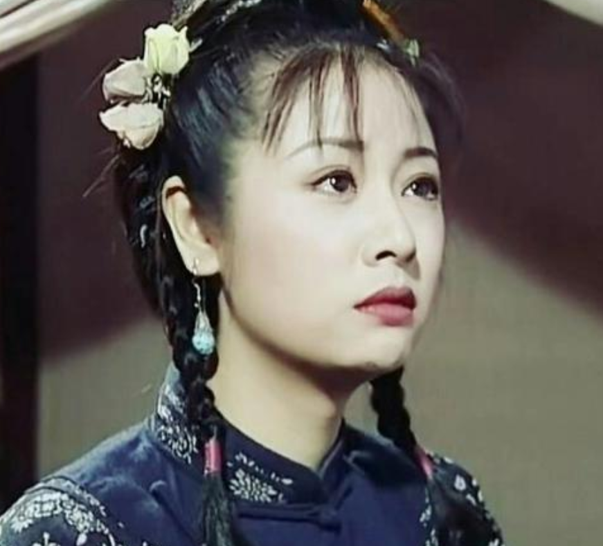 除了这两部作品外,林心如在《包青天》和《食神》中的扮相都很动人