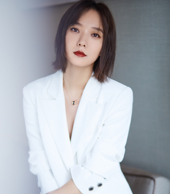 明星王珞丹高清图片,气质清纯干练,彰显女人魅力