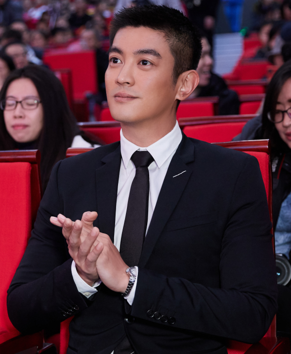 偶像男星杜江参加活动图片,时尚有型,彰显绝对魅力