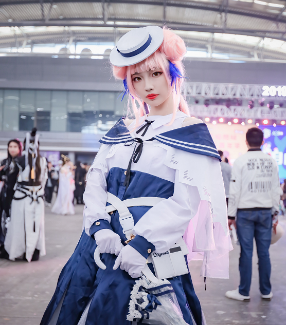 游戏《明日方舟》锡兰cosplay,小姐姐樱花一般的发色让人着迷