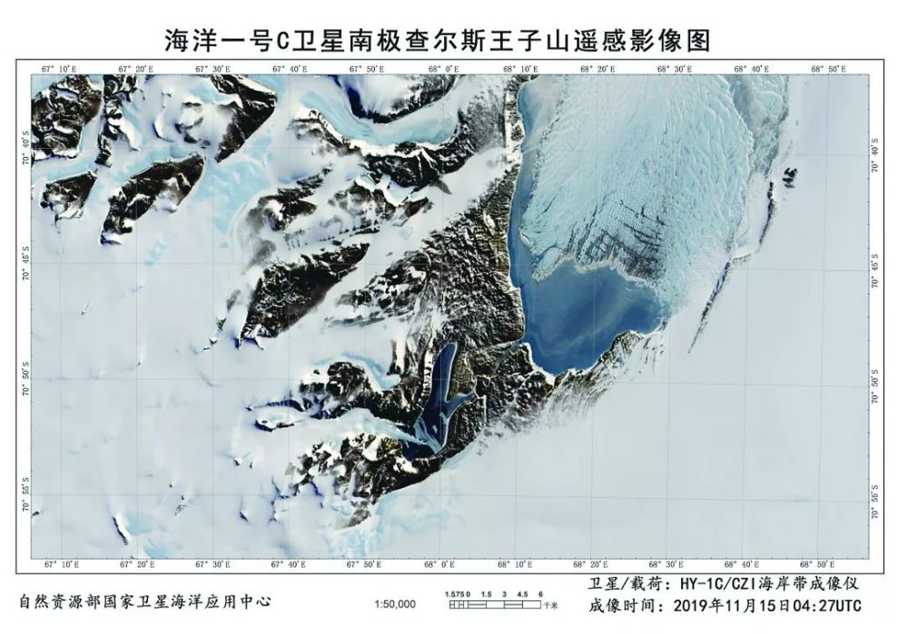 从卫星遥感影像图上看,南极是一片冰雪覆盖着的苍茫大地.