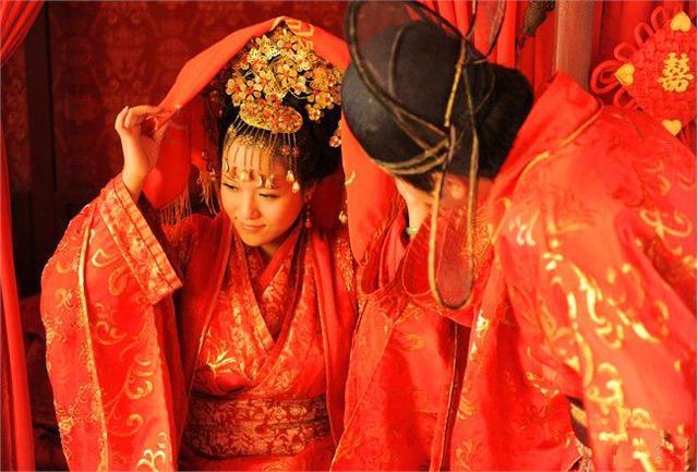 中国婚服变迁史,红男绿女,白色婚服在古代就流行过了