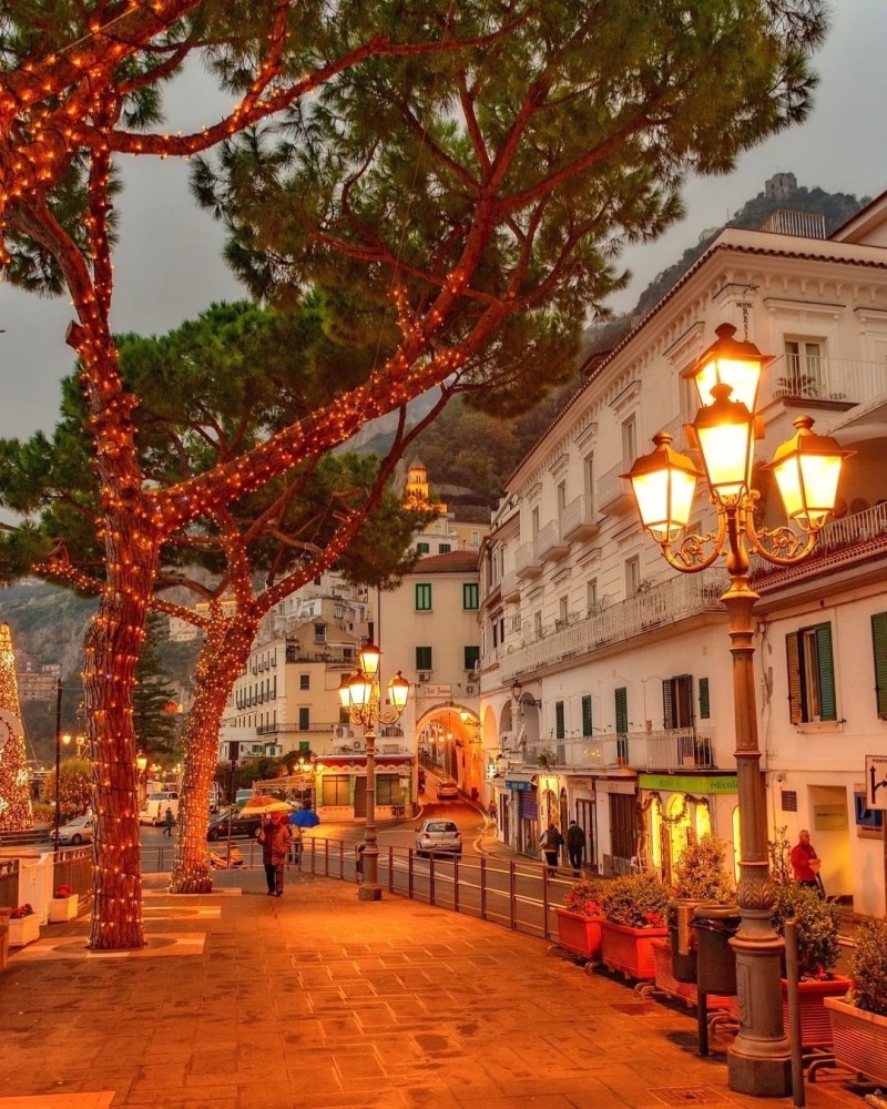 意大利波西塔塔,社会名流后花园,上热搜榜的美丽小镇!