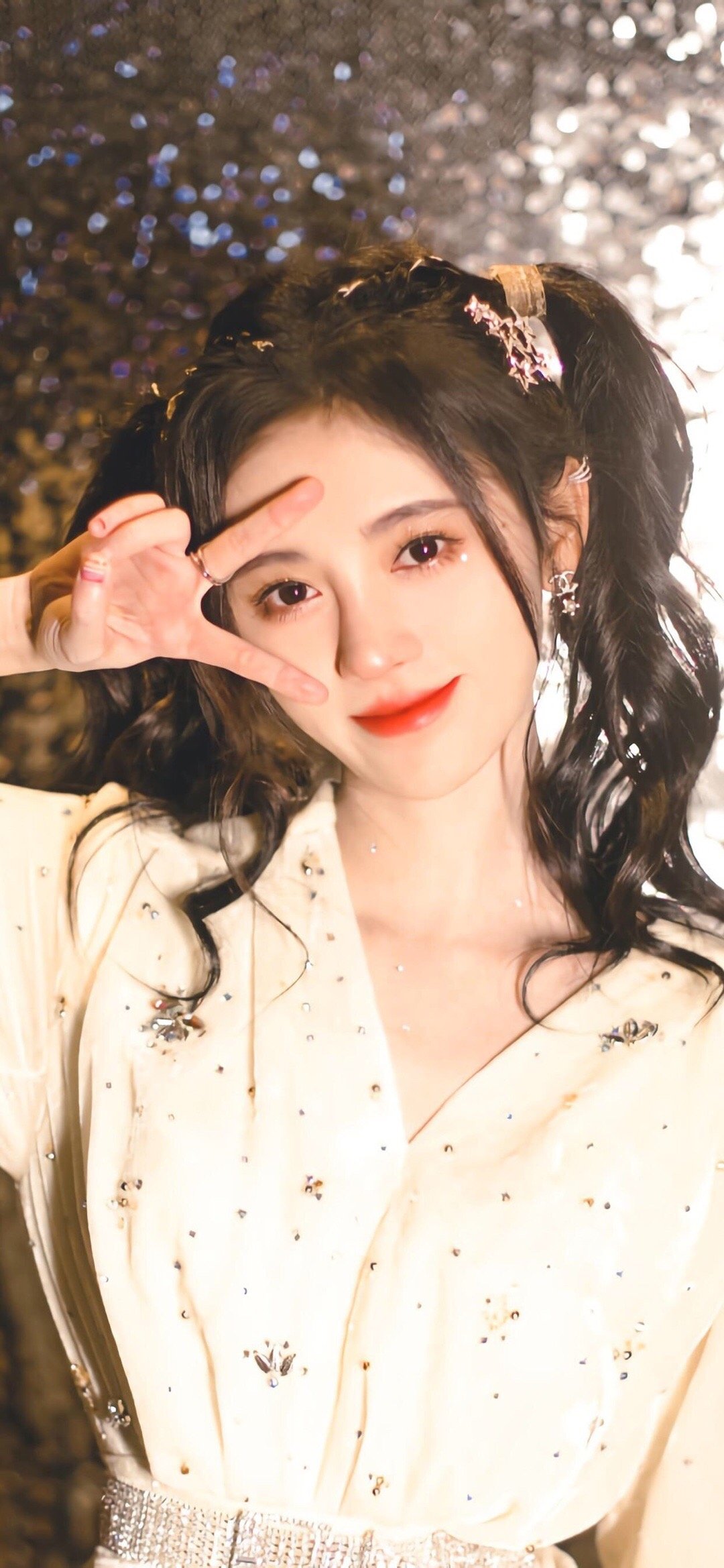 鞠婧祎超萌双马尾造型,可爱少女风仿佛甜到心里