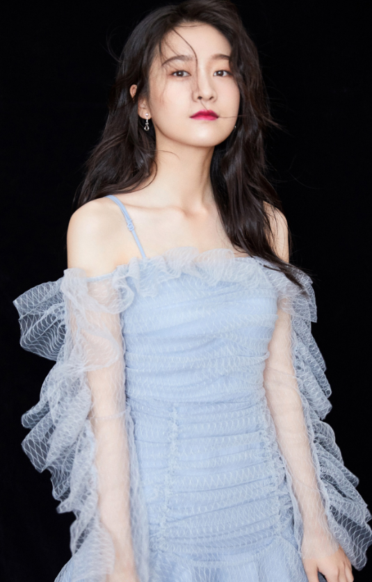 张雪迎精美壁纸,气质清新脱俗,令人怦然心动
