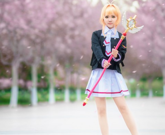 cosplay《魔卡少女樱》小樱,樱花飞舞下的纯洁小姐姐