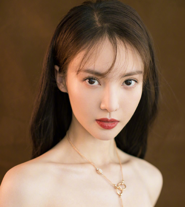 明星金晨高清图片,优雅知性美丽,精致魅不可挡