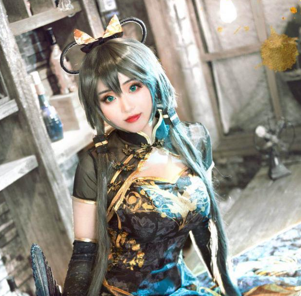 cosplay金丝雀,cosplay卡莎 《洛天依》金丝雀cosplay,气质温婉的小姐姐,十分迷人