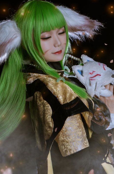 《狐妖小红娘》cosplay涂山容容,绿色的头发格外吸睛