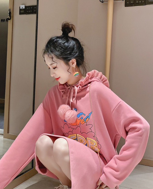 粉色慵懒风加绒卫衣,超级减龄且温暖,秋冬必备