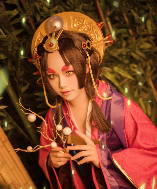 手游《阴阳师》辉夜姬cosplay,和服女孩的气质和造型让人无可挑剔