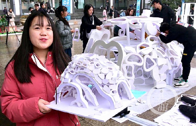 大学生用建筑模型把梦想变成现实