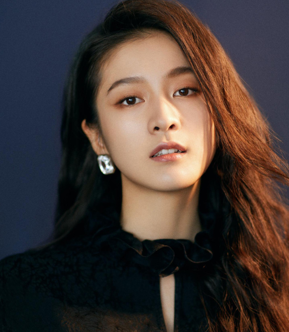 明星张雪迎高清图片,释放极致魅力,视觉美感的暴击