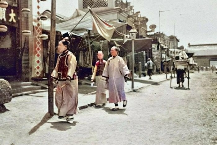 1904年英国人罗林·托马斯拍摄的清末北京街景彩色老照片
