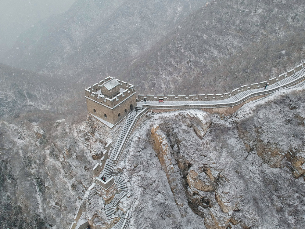 北京:雪中居庸关长城美不胜收