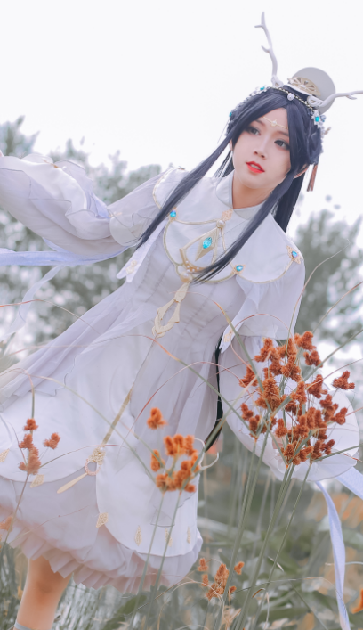 《剑网三》cosplay伞萝,清新淡雅的少女