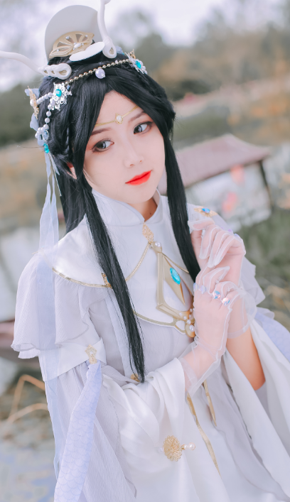 《剑网三》cosplay伞萝,宛如一个贵族少女