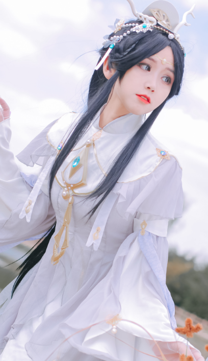 《剑网三》cosplay伞萝,宛如一个贵族少女