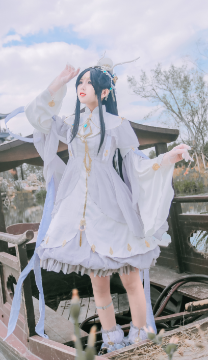 《剑网三》cosplay伞萝,宛如一个贵族少女