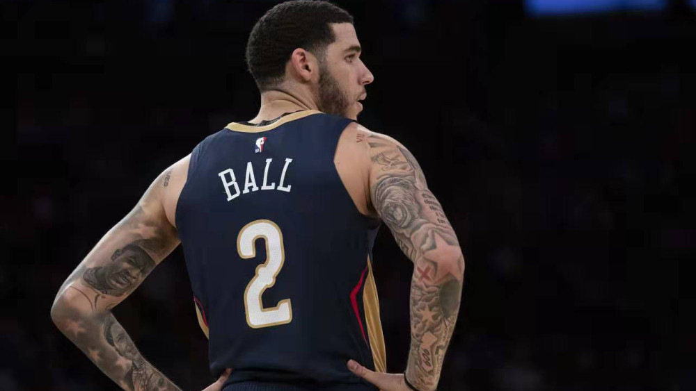 nba官方再出错,球哥接连躺枪,2次三双险被遗漏,球迷不