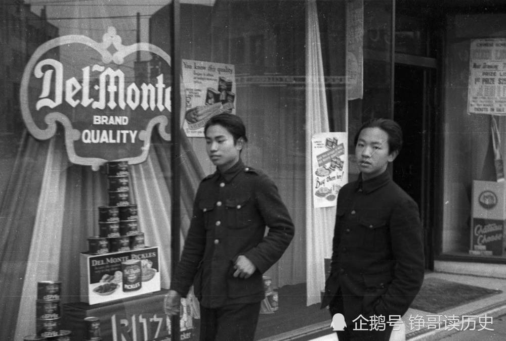 发型时尚的上海小青年,当时这家里条件应该比较富裕,八零后当年穿衣
