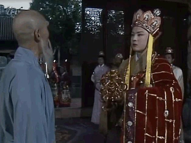 当年的《西游记》,为了让锡杖和袈裟发光,导演用这个骗了观众33年