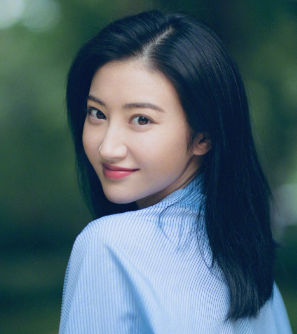 景甜青春靓丽美照,甜美少女感十足,美得令人窒息