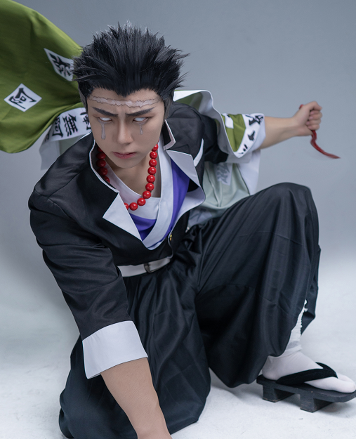 《鬼灭之刃》动漫角色岩柱cosplay,小哥哥纯白的瞳孔格外显眼