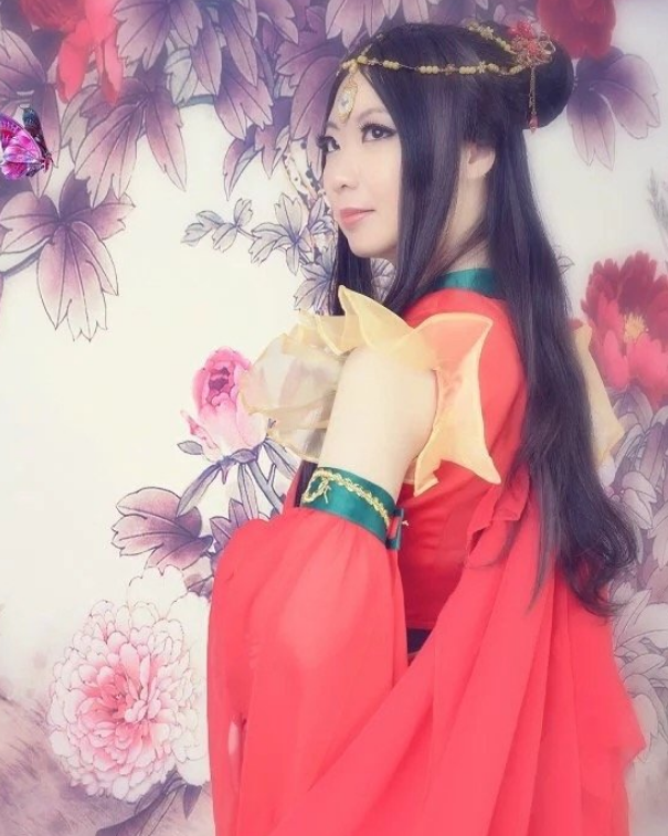三国貂蝉cosplay,清纯靓丽的小姐姐,面容精致十分迷人