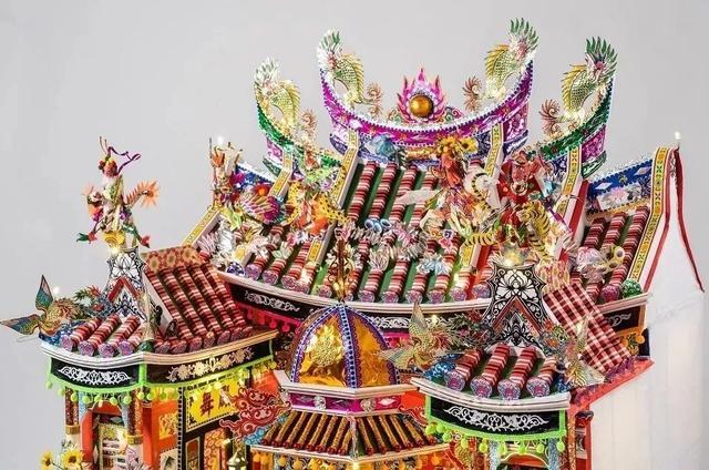 中国人烧给死人的纸扎,登上了巴黎设计周,老外:中国人