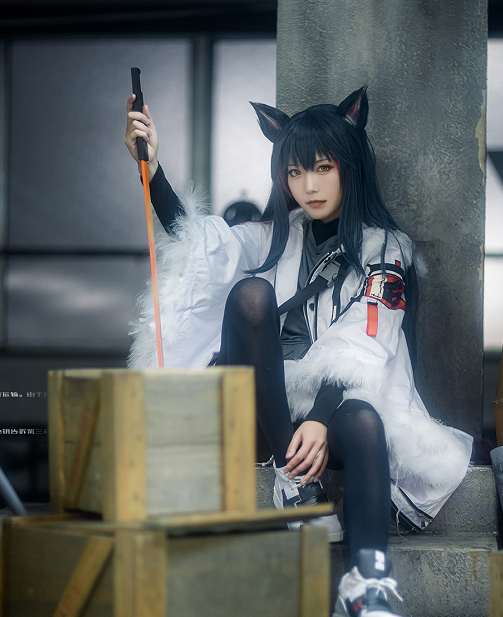 cosplay《明日方舟》游戏角色德克萨斯,小姐姐气质清新迷人