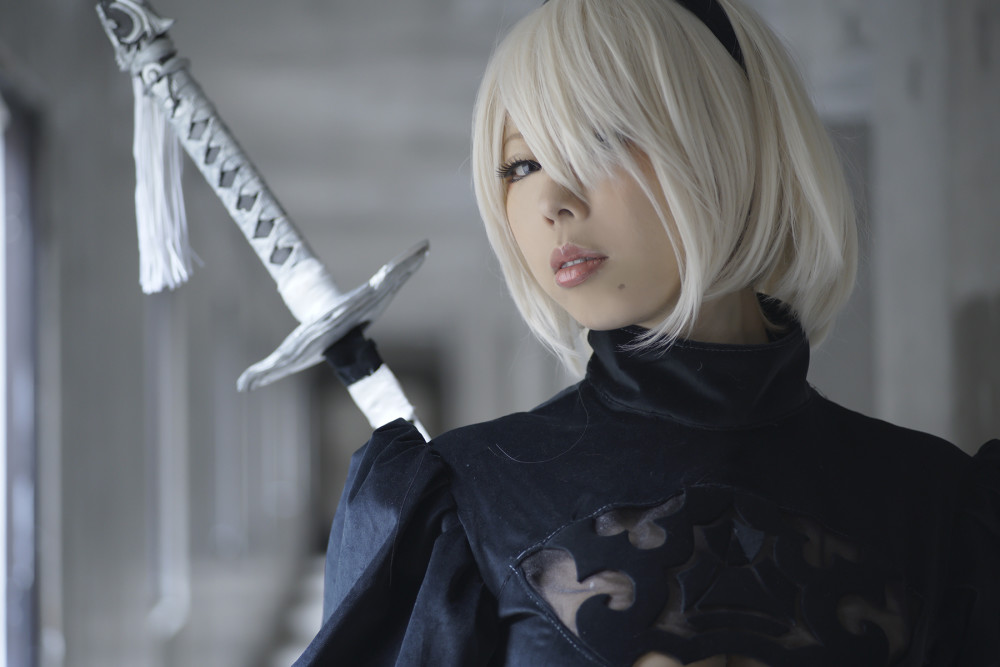 cosplay白头发,cosplay尾巴 cos正片:白发遮眼尽显女神范,这个小姐姐一看就不简单