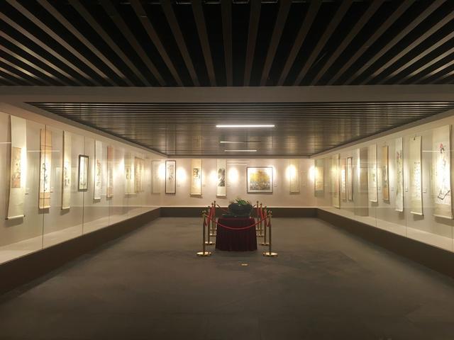 山东的齐河博物馆群珍藏着两颗夜明珠,直径一米,重6.