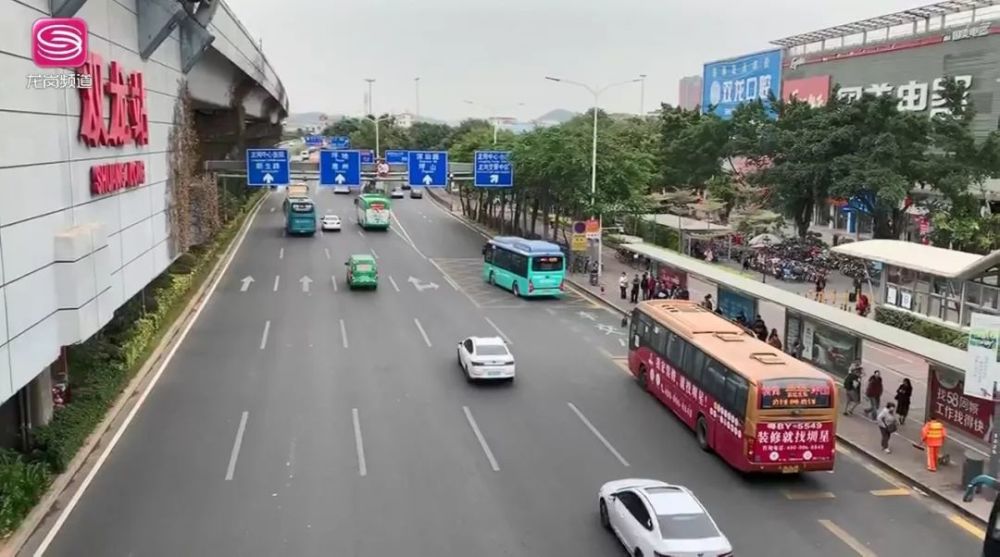 双龙地铁站公交车上落站成长途大巴
