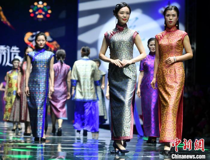 吕明,福州,国家级非物质文化遗产,宋锦,旗袍,南京云锦