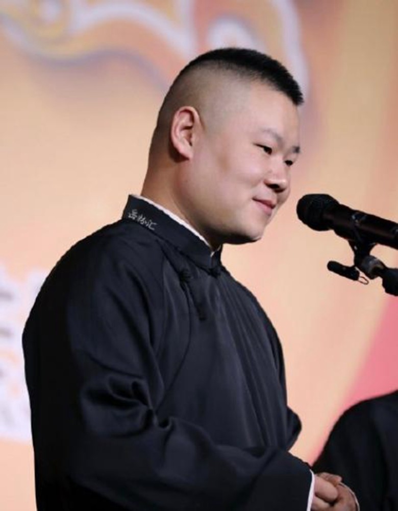 德云社低谷时,郭德纲问了岳云鹏一句话,成就今天的小岳岳