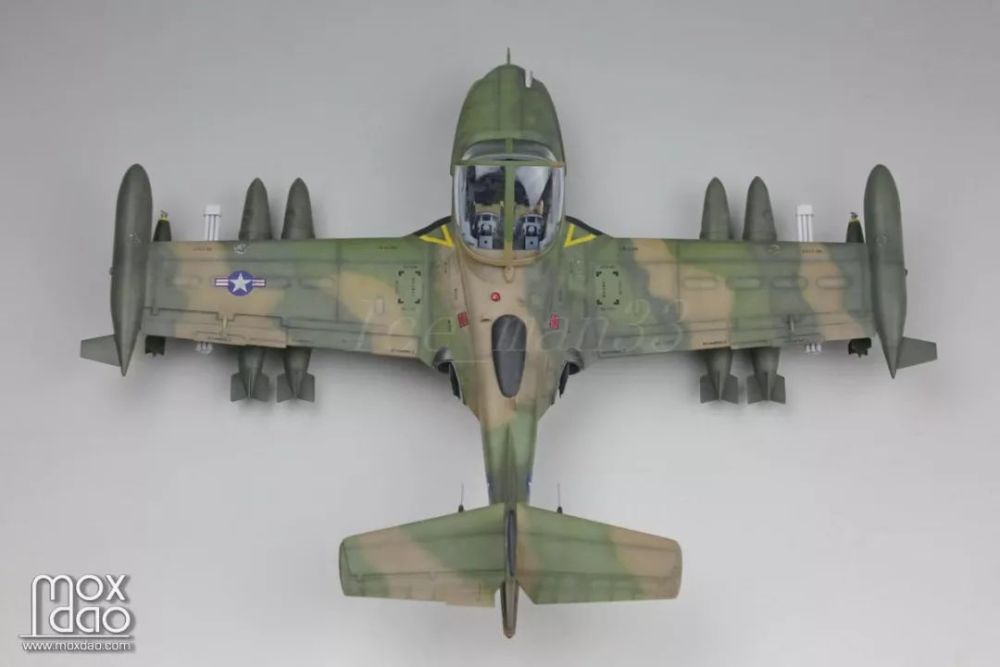 a-37 蜻蜒攻击机