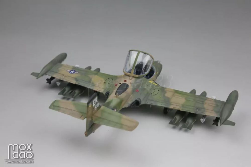 a-37 蜻蜒攻击机