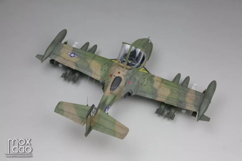 a-37 蜻蜒攻击机