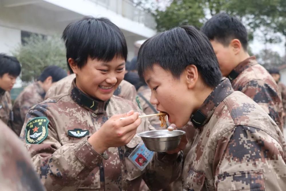 新兵连里,女兵怎么哭了三次?