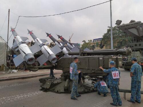 s-125m防空导弹(北约代号"萨姆3"),其射程约35公里,而且电子对抗能力