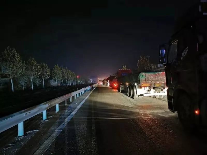 105国道,围剿现场!
