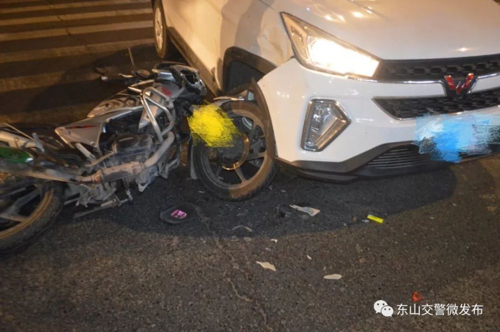 漳州一男子醉驾摩托车撞上小车,骑手前空翻360度!