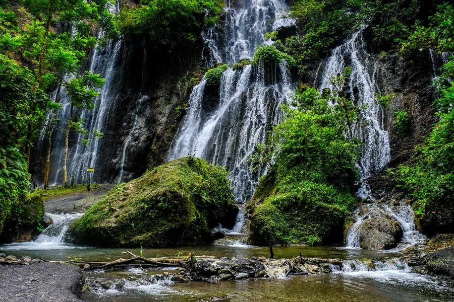 瀑布,人间仙境,爪哇岛,印度尼西亚_旅游